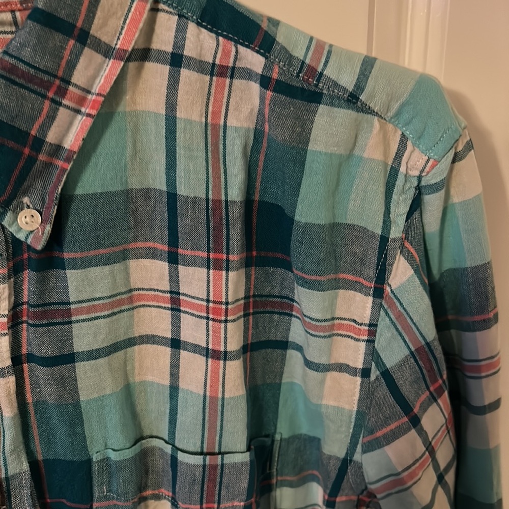 American eagle button down (L) - Picture 3 of 4